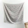 Lenço quadrado de seda artificial de alta qualidade com estampa de rosas estilo coreano para mulheres, fino, elegante, luxo leve, lenço e xale estilosos para mulheres
