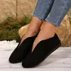 Zapatos planos casuales de punta con boca poco profunda y laterales huecos de talla europea y americana, zapatos de mujer con nuevo diseño de color, zapatos perezosos, venta al por mayor