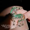 Broche de Borla com Pérola Morning Dew Drops Banhado a Ouro 18K Malaquita Verde Zircônia Pônei