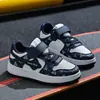 Tênis Infantil Pato Amarelo e Panda Preto e Branco, Coleção Nova Primavera/Outono 2026, Cabedal em Couro, Sapatos Casuais para Meninas e Meninos