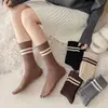 Meias de Tricô Transfronteiriças Estilo College Meias Esportivas Longas Meias de Cano Médio com Listras Verticais Duplas Meias da Moda Versáteis Emagrecedoras