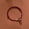 Pulseira de Fio Vermelho com Caroço de Pêssego Segura do Ano Zodiacal para Homens Mulheres Bebês Crianças Amuleto Tecido para Afastar Assustador Velho Madeira de Pêssego Fio de Mão
