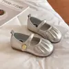 Sapatos de Princesa para Meninas 2025 Outono Novo Estilo Pequeno e Elegante Moda para Meninas Sola Macia Antiderrapante Sapatinhos de Bebê