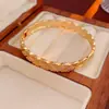 Pulsera de Patrón Rombo de Circonita Europea y Americana, Estilo Fresco, Pulsera de Temperamento a la Moda, Lujo Ligero, Joyería de Mano de Nicho de Gama Alta para Mujeres al por Mayor