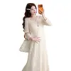 Nuevo Producto Otoño 2026: Vestido de Maternidad de Satén de Acetato + Cárdigan de Punto Hueco Tridimensional Set de Maternidad