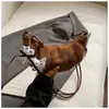 Bolso Nuevo de Moda 2026 con Forma de Cuerno para Mujer, Bolso de Hombro de Nicho Estilo Francés, Elegante Bolso Cruzado, Bolso de Luna Creciente de Alto Valor