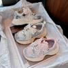 Tenis para niña Primavera y Otoño 2025 Nuevo Malla Perla Guofeng Lazo Zapatos Torre Zapatos para Correr Zapatos para Niños