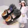 Outono 2026 Novo Estilo Coreano Versátil para Meninas Sapatinhos de Princesa com Velcro, Sola Macia Antiderrapante, Formato de Bola, Tendência da Moda