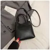 Bolso Pequeño de Alta Gama y Estilo para Mujer Verano 2025 Nuevo Popular Versátil Bolso Cruzado de Moda Súper Caliente Bolso tipo Satchel Bolso Cubo
