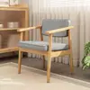 Cadeira de jantar estofada em madeira maciça nórdica Poltrona casual japonesa com encosto Cadeira confortável para mesa de estudo Cadeira para maquiagem Cadeira para mesa de jantar