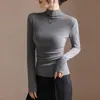 Cuello semialto, hombro normal, corte ajustado, diseño plisado, camiseta base forrada de forro polar para mujer, otoño e invierno, rejuvenecedor, entallador, top térmico