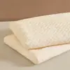 Almohada de Fibra de Soja, Almohada Baja, Protección de la Columna Cervical, Ayuda para Dormir, Almohada Baja, Núcleo de Almohada para Niños, Chica Estudiante, Par, Individual para el Hogar, Hombre