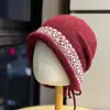 Chapéu feminino retrô, novo estilo fashion, para circunferência de cabeça grande, lã tricotada, quente, padrão jacquard, cordão, chapéu oversized