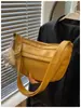 Bolso versátil para mujer, gran capacidad, bolso de hombro versátil, nuevo modelo 2026, bolso cruzado de moda para mujer para desplazamientos transfronterizos