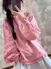 Elegante y única camisa de lino ramio con cuello de encaje vivo, estilo artístico, para mujer