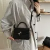 Bolso Pequeño Cuadrado Nuevo Verano-Otoño 2026 para Mujer, Bolso Cruzado Versátil de Moda, Bolso de Mano Simple de Cuero Suave para el Trabajo