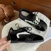 Zapatillas de entrenamiento alemanas retro de suela gruesa, que aumentan la altura, versátiles para mujer, nuevas zapatillas deportivas casual de otoño 2026