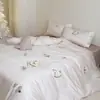 Bordado em Toalha Algodão de Fibra Longa Acetinado 100S Conjunto de Roupa de Cama de Quatro Peças 100% Algodão Capa de Edredom 100% Algodão Lençol Universal para Todas as Estações Estilo com Elástico