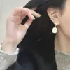 Pendientes de Perlas de Agua Dulce Naturales Auténticas Forma Especial Barroca Clásica Botón de Plata Mismo Estilo que los de Zhao Lusi S925