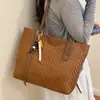 Bolsa Grande Retrô Simples Feminina Nova Moda Casual Grande Capacidade Bolsa Tote Textura Trançada Super Quente Bolsa para Ombro para o Dia a Dia
