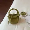 Bolsos Pequeños de Moda para Mujer Este Año 2026 Nueva Moda Bolso de Hombro Cruzado Versátil Bolso Cruzado Cubo Plegado