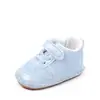 Sapatos Novos de Cor Sólida para Bebês Masculinos e Femininos Sapatos Casuais de Primavera e Outono Sola de Borracha Costurados à Mão Antiderrapantes Sapatos para Crianças Pequenas