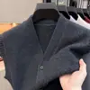 Chaleco Tejido para Hombre Directo de Fábrica Estilo Old Money Ropa para Hombre Chaleco sin Mangas de Cuello en V Cárdigan 440g Anti-pilling