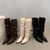 Botas de Cano Alto de Salto Grosso Retrô Botas de Bico Fino Botas Femininas 2025 Novo Outono e Inverno Botas Pretas de Pelúcia Botas Longas de Montaria