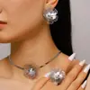 Accesorios de Moda Transfronterizos Exagerados Estilo Abs Perla Artificial Flor de Hierro Juego de Pendientes, Collar, Anillo