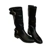 Botas Redondas de Caña Media Plegadas con Hebilla y Aumento Interno de Altura para Mujer, Colección Otoño/Invierno 2026, Adecuadas para Combinar con Faldas y Jeans