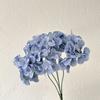 Ramos de hortensias de 5 cabezas flores artificiales decoración de auditorio de boda techo flor de hortensia camino fila principal base flores falsas flores para sostener