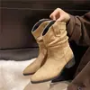 El temperamento hace que las piernas parezcan largas botas de tobillo retro occidentales de V puntiaguda con pliegues botas de mujer botas vaqueras holgadas adelgazantes nueva boca de otoño invierno