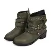Botas Femininas Independentes de Couro com Salto Grosso Tiras Independentes Botas de Tornozelo com Rebites de Comércio Exterior Femininas Baixas 2025 Tamanho Grande Novo Outono e Inverno Europeu e Americano Transfronteiriço