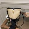Nuevo bolso de mujer 2024, bolso de cubo personalizado, bolso cruzado de diseño de nicho para otoño e invierno, bolso pequeño de trabajo de estilo extranjero