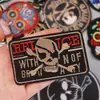Gran Venta Procesamiento Calavera Bordado Pegatinas de Tela Estilo Punk Accesorios para Ropa Insignias Bordadas por Computadora Parches Pegatinas Accesorios de Joyería