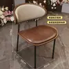 Mesas y sillas retro para cafeterías, restaurantes occidentales, mesas cuadradas para tiendas de postres y té con leche, panaderías, bares y pubs, mesas y sillas de comedor comerciales de madera maciza