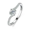 Anillo de Brazo Retorcido de 50 Puntos de Plata de Ley S925 Anillo de Moissanita de Cuatro Garras Brillo Diamante para Mujer Fabricante Venta al por Mayor Transfronteriza en Stock