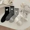 Meias novas de outono estilo cartoon com laço, meias japonesas de algodão penteado sem costura para mulheres, de comprimento médio, estilo folgado