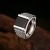 Anillo Popular Plateado Zircón Negro Anillo Simple Abierto Ajustable Joyería Retro de Moda Fabricante Venta Directa