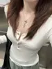 [Rayón Liso] Diseño Sexy Americano de Cuello en V Nicho Camiseta de Manga Larga para Mujer Principios de Otoño Delgada Blanca