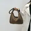 Bolsa Transversal Feminina Transfronteiriça, Leve, Estilo Casual, Grande Capacidade, Design de Estrela Bordada, Cor Sólida Única, Bolsa de Ombro Plissada Bolha
