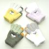 Guantes de invierno cálidos y lindos con bordado de oso para niños de 4 a 11 años, guantes de punto jacquard de imitación de lana de visón al por mayor