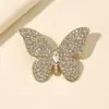 Broche único de perlas con diseño de corazón 2024 nueva moda otoño e invierno corsage accesorios de alfiler delicados para mujer Corea del Sur
