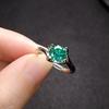 Atacado de fábrica anel de oito corações oito flechas imitação de moissanita quatro garras cravejado com anel de diamante de cristal verde anel de noivado de casal