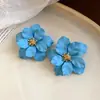 Cenário de Primavera Brilhante e Vibrante Brincos de Tarraxa Flor Rosa Agulha de Prata para Mulheres Doces Frescos Nicho Brincos Temperamento Gentil Ornamentos de Orelha Clareadores de Pele