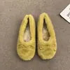 Nuevos mocasines planos de otoño e invierno con forro de felpa, mocasines slip-on para mujer para uso en exteriores, zapatos de abuela versátiles