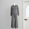 Conjunto Cinza de Tricô com Toque de Luxo para Mulheres Super Popular Estilo Coreano Outono/Inverno Conjunto Completo de Roupa Popular