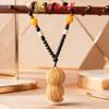 Pieza de mano tallada en sándalo dorado con forma de cacahuete, Colgante de llavero portátil, Artesanías de madera de sándalo rojo