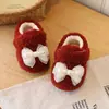 Chanclas de Alto Valor para Mujer 2026 Otoño/Invierno Nuevo Estilo Moda Versátil Más Terciopelo Fondo Plano Suela Suave Antideslizantes Pantuflas para Mujer