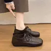 Sapatos femininos casuais baixos, mocassins de cadarço, sapatos de passeio femininos novos 2026, estilo francês outonal de corte profundo